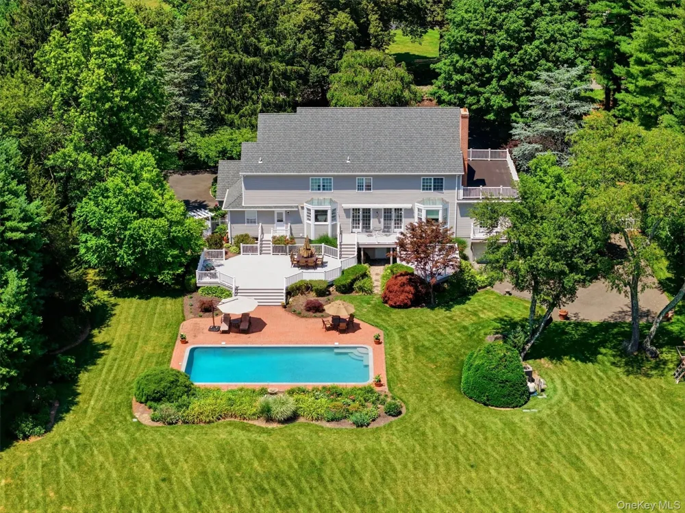 61 Linden Lane Upper Brookville, NY 11545