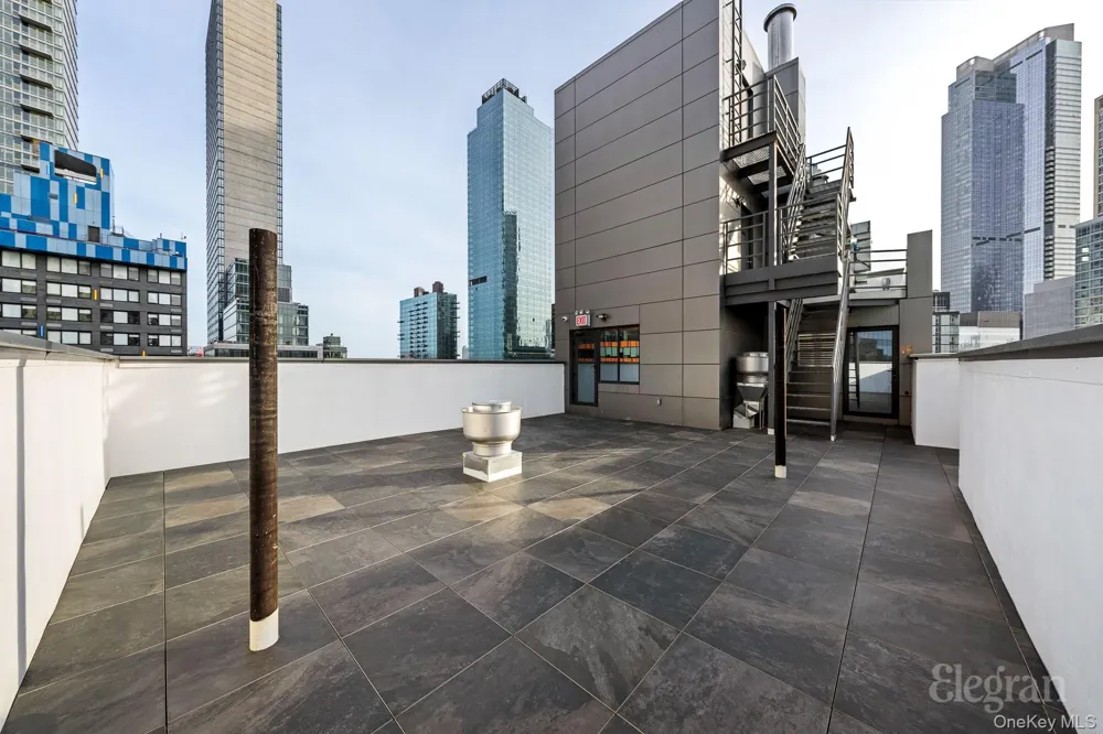 4262 Hunter Street #11A Long Island City, NY 11101
