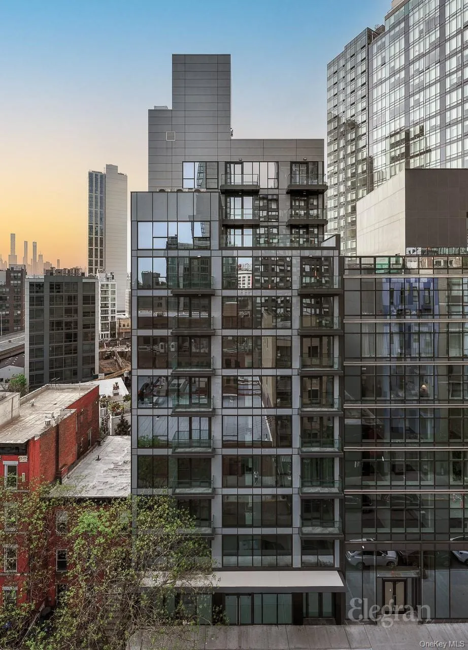 4262 Hunter Street #11A Long Island City, NY 11101