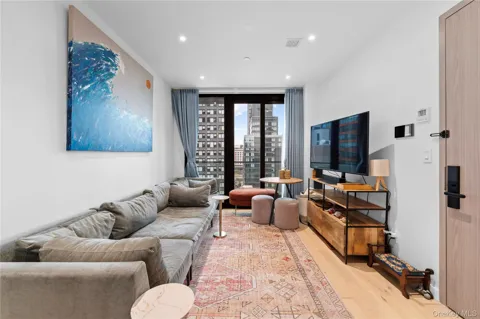 4262 Hunter Street #11A