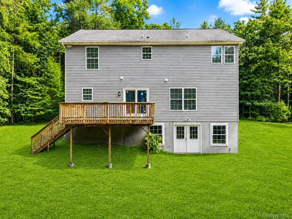 142 Split Rock Drive Barryville, NY 12719