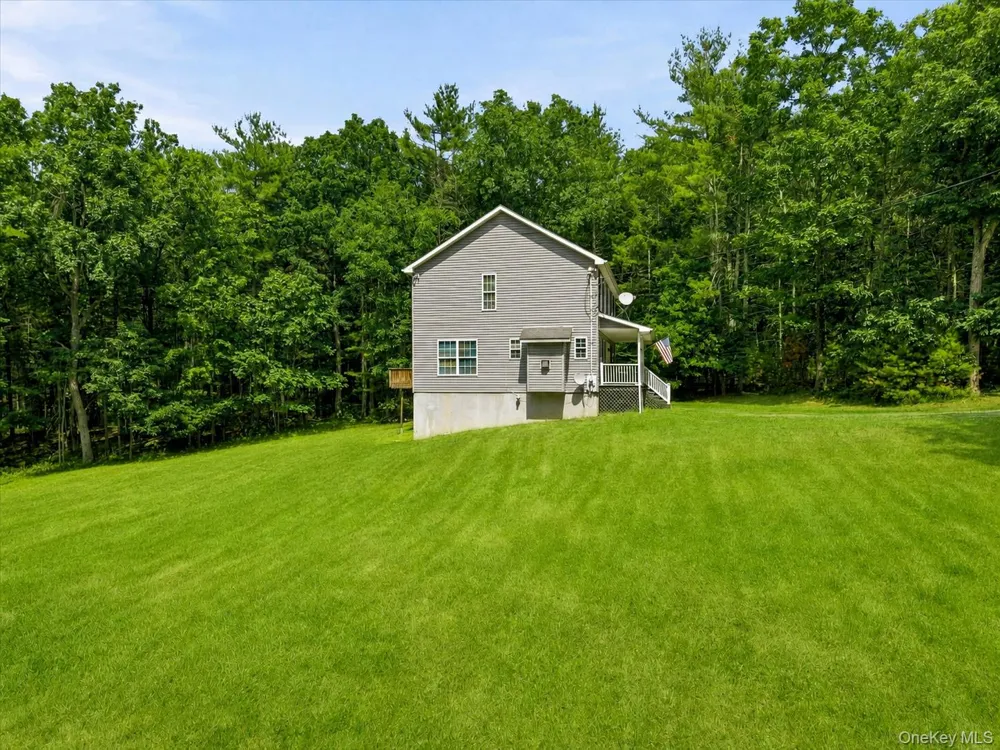 142 Split Rock Drive Barryville, NY 12719