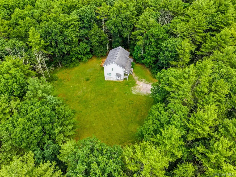 142 Split Rock Drive Barryville, NY 12719