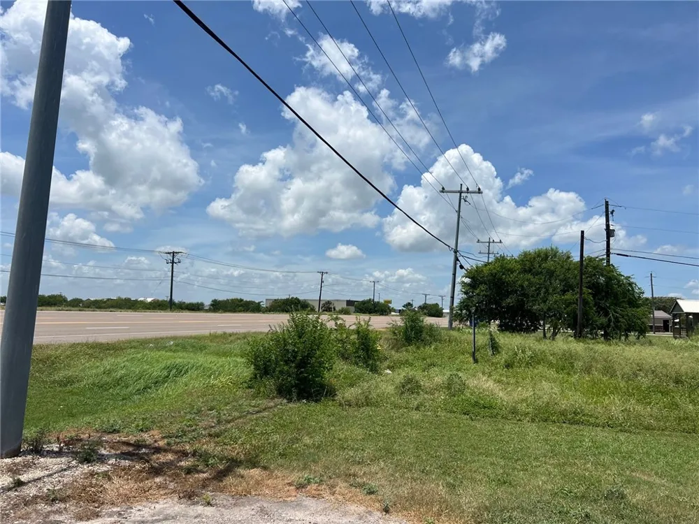 15926 Northwest Boulevard Robstown, TX 78380