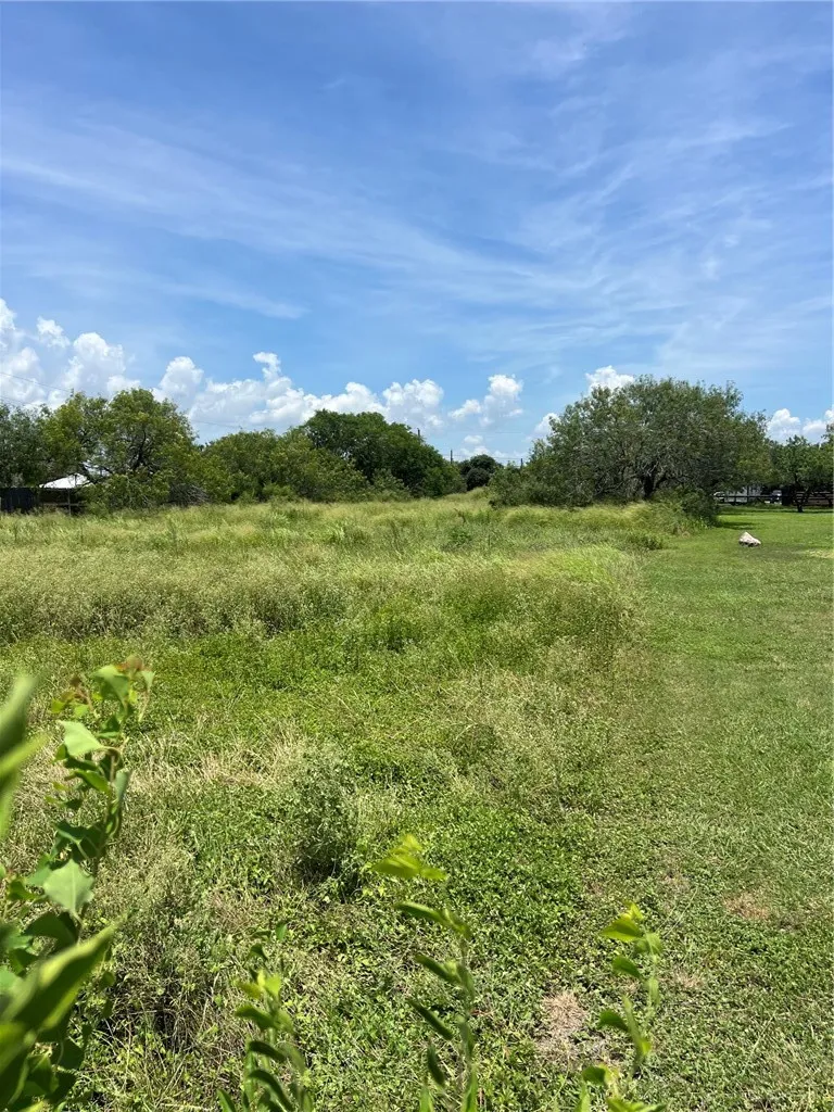 15926 Northwest Boulevard Robstown, TX 78380