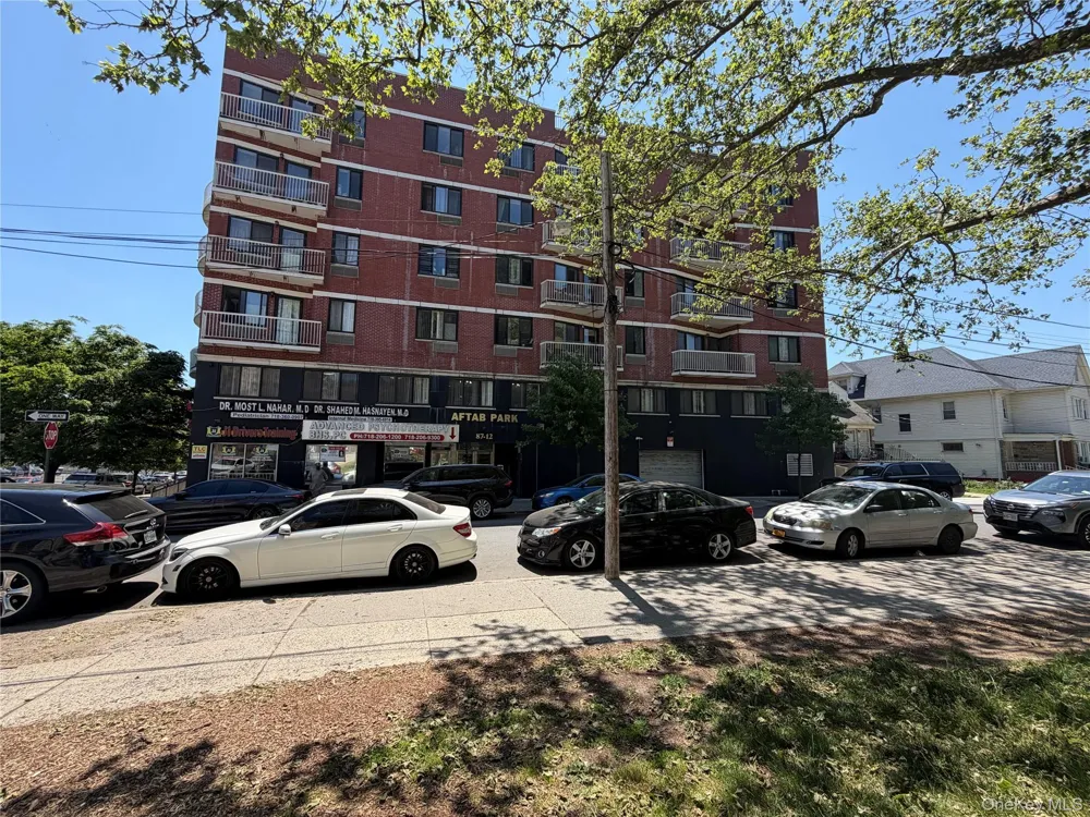 87-12 175th Street #6B Jamaica, NY 11432