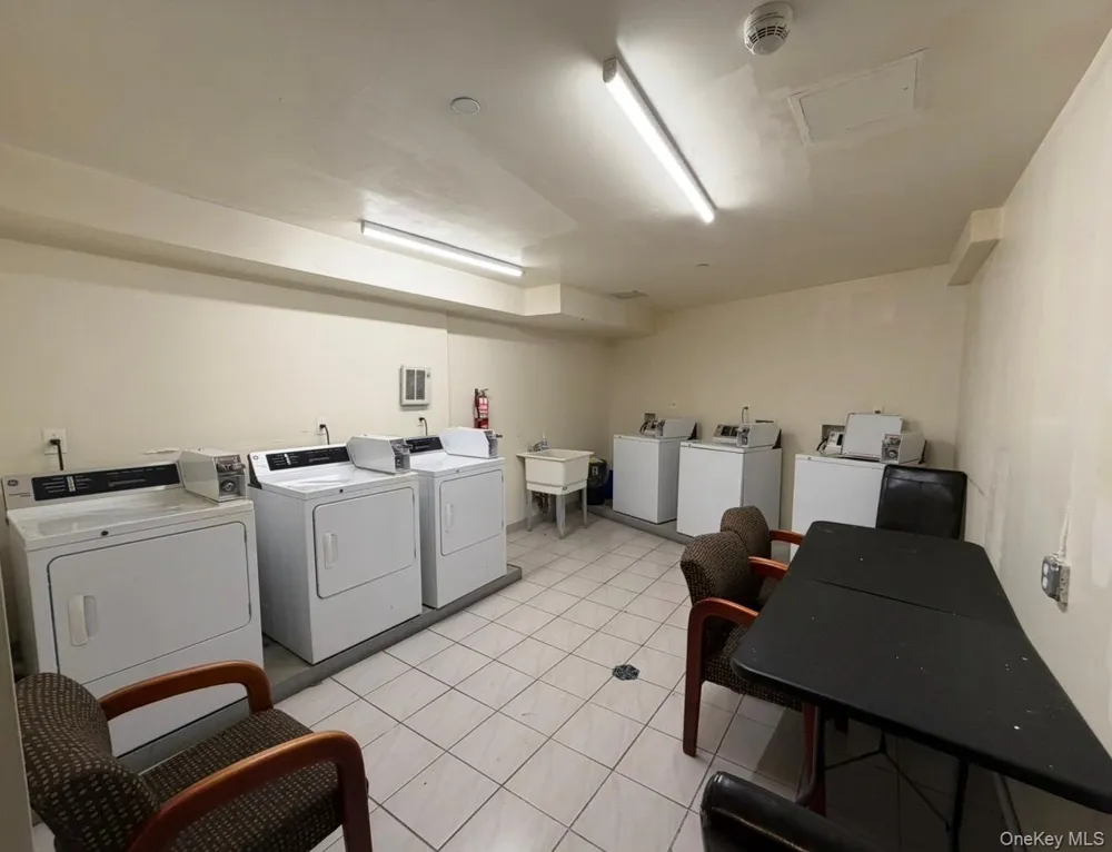 87-12 175th Street #6B Jamaica, NY 11432