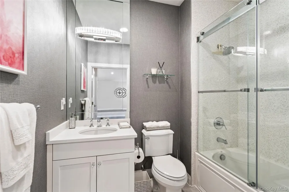 55201 Spruce Pond Circle Plainview, NY 11803