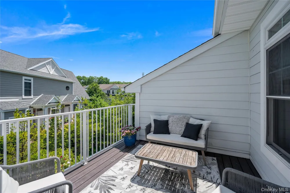 55201 Spruce Pond Circle Plainview, NY 11803
