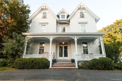 32 Lake Avenue
