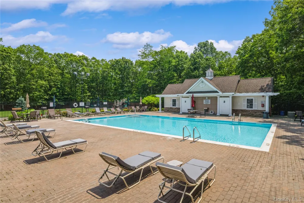 460 Old Town Road #8J Port Jefferson Station, NY 11776