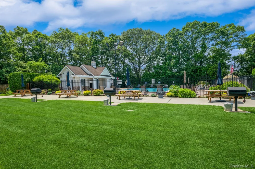 460 Old Town Road #8J Port Jefferson Station, NY 11776