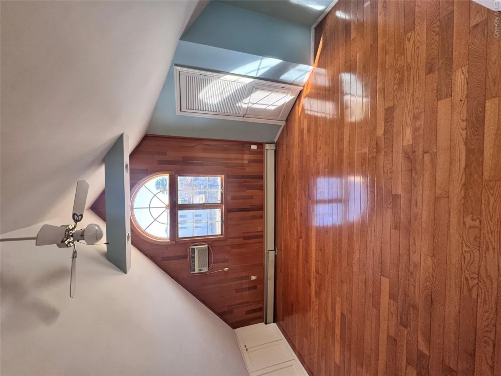 37 Spray Lane Hicksville, NY 11801