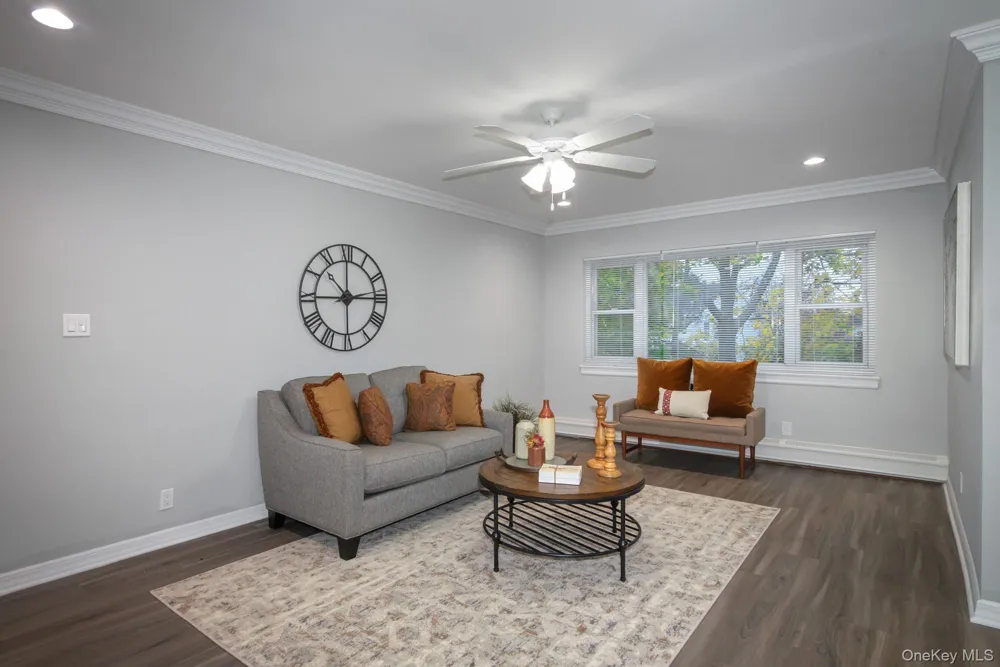 92 South Clinton Avenue #7F Bay Shore, NY 11706