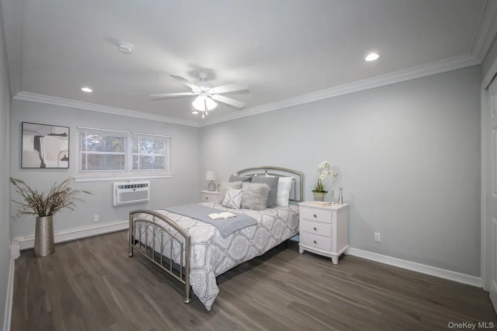 92 South Clinton Avenue #7F Bay Shore, NY 11706
