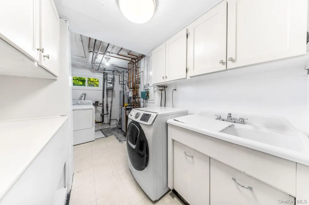 7921 21st Avenue East Elmhurst, NY 11370