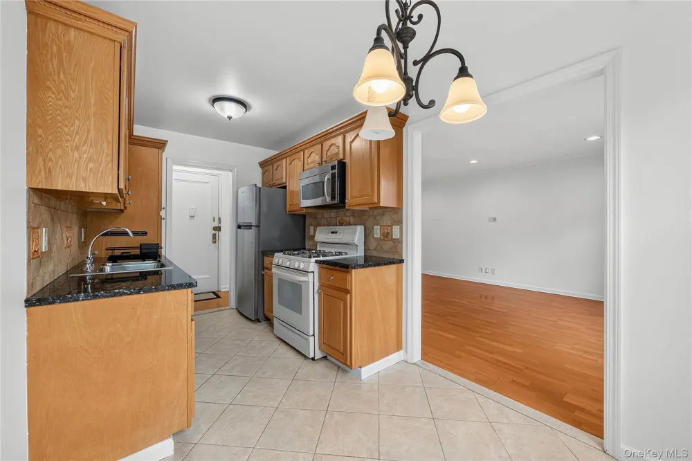 793 Palmer Road #2F Bronxville, NY 10708