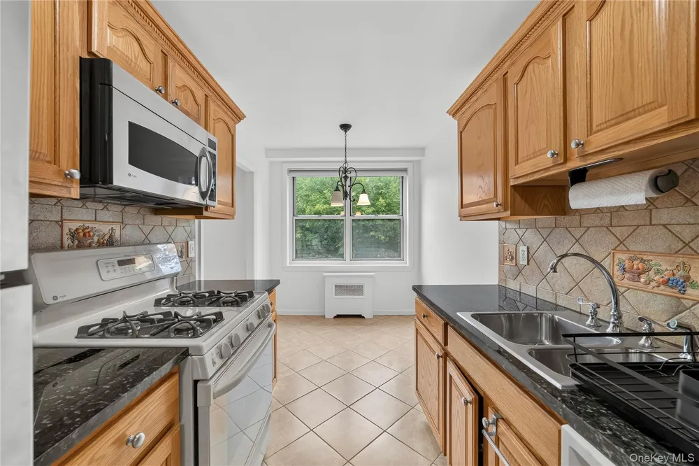 793 Palmer Road #2F Bronxville, NY 10708