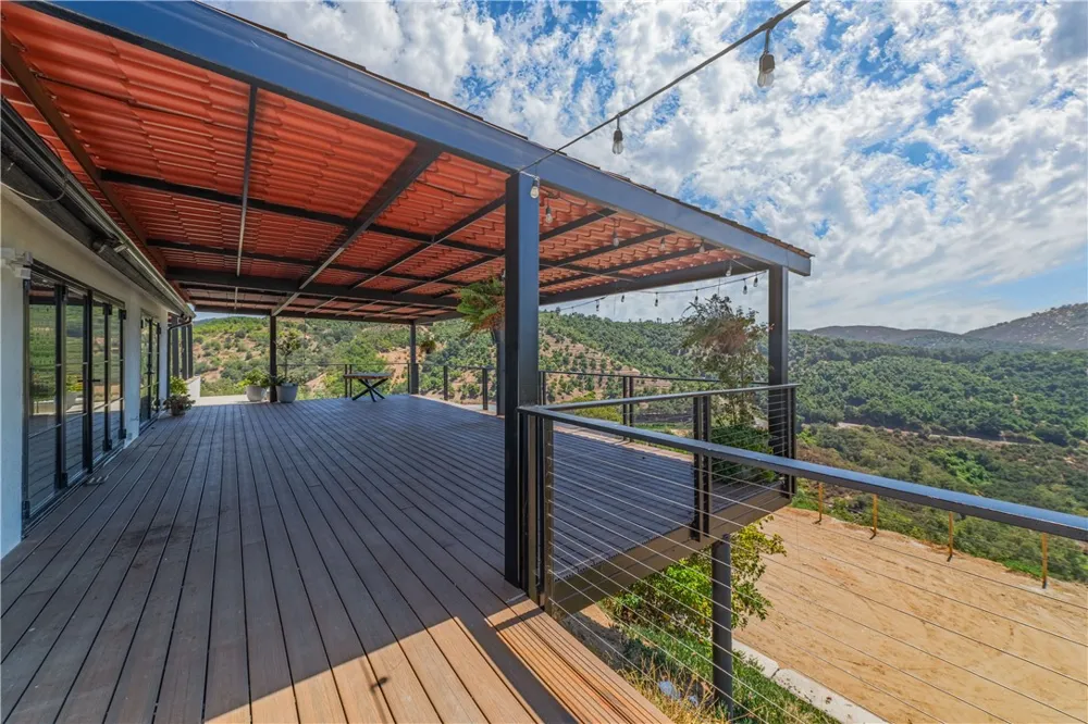 10432 Couser Valley Center, CA 92082