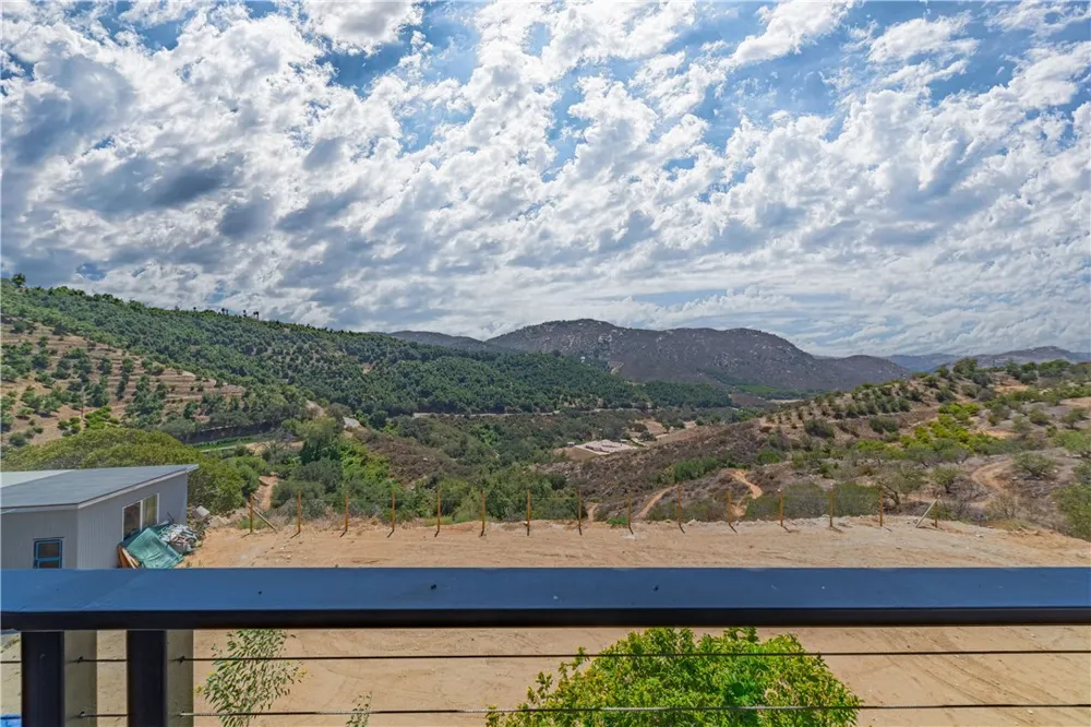 10432 Couser Valley Center, CA 92082