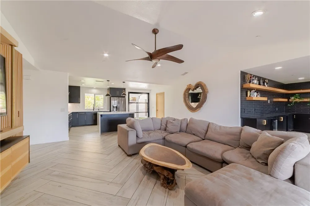 10432 Couser Valley Center, CA 92082