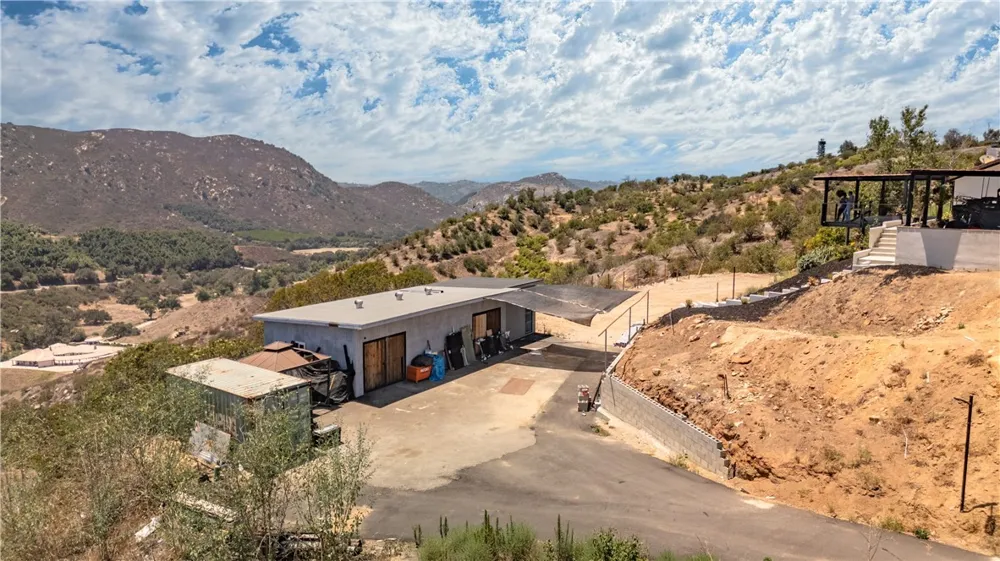 10432 Couser Valley Center, CA 92082