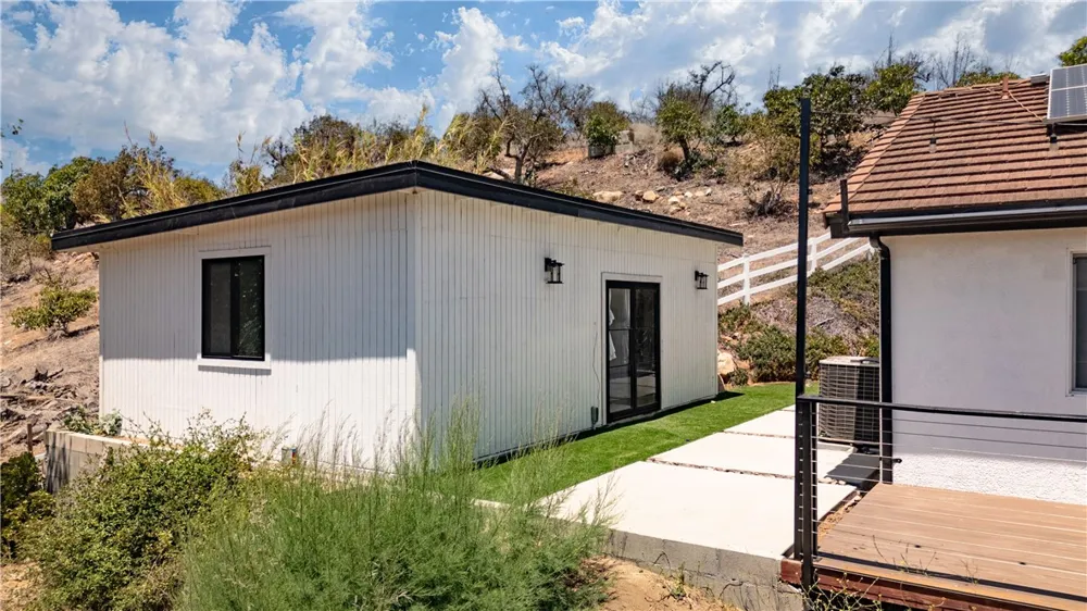 10432 Couser Valley Center, CA 92082