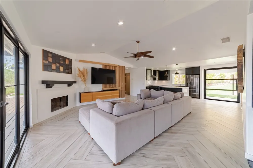 10432 Couser Valley Center, CA 92082