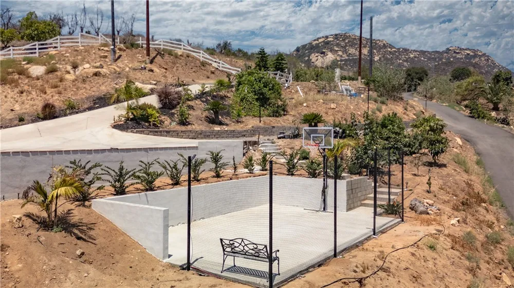 10432 Couser Valley Center, CA 92082