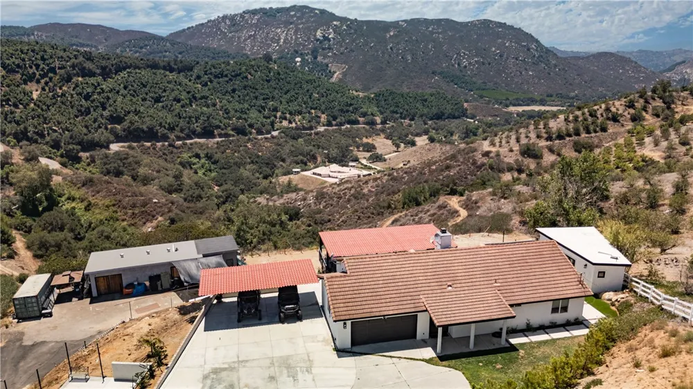 10432 Couser Valley Center, CA 92082