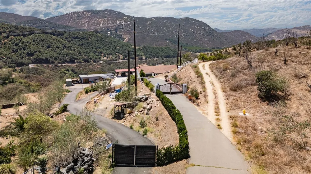 10432 Couser Valley Center, CA 92082