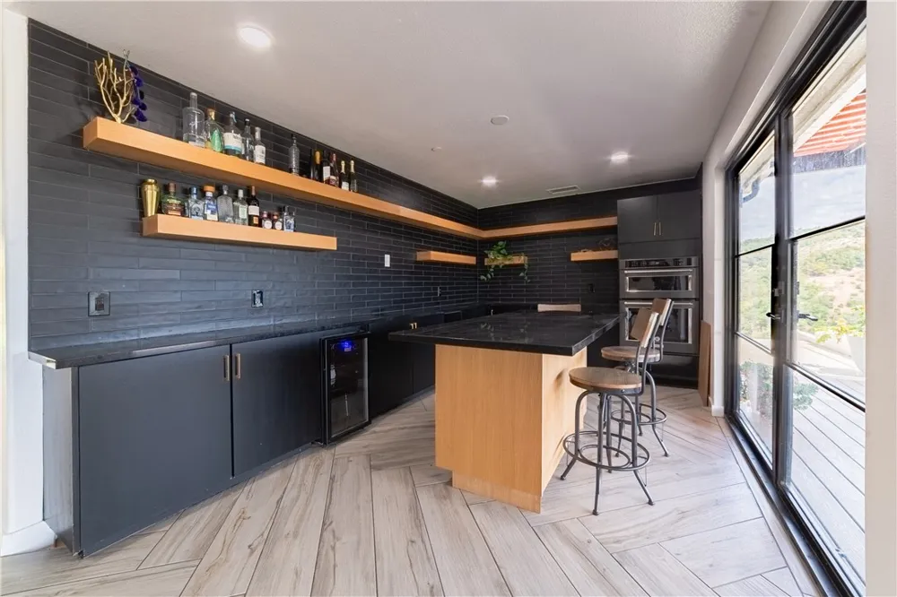 10432 Couser Valley Center, CA 92082