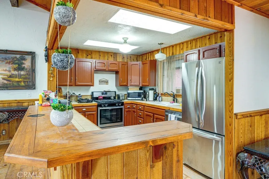 2216 St Bernard Pine Mountain Club, CA 93222