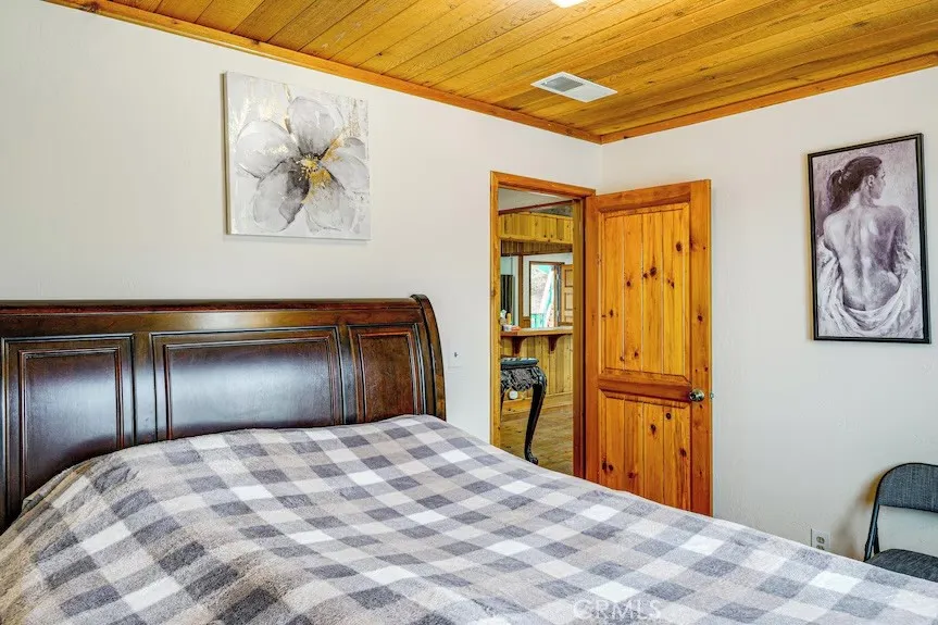 2216 St Bernard Pine Mountain Club, CA 93222