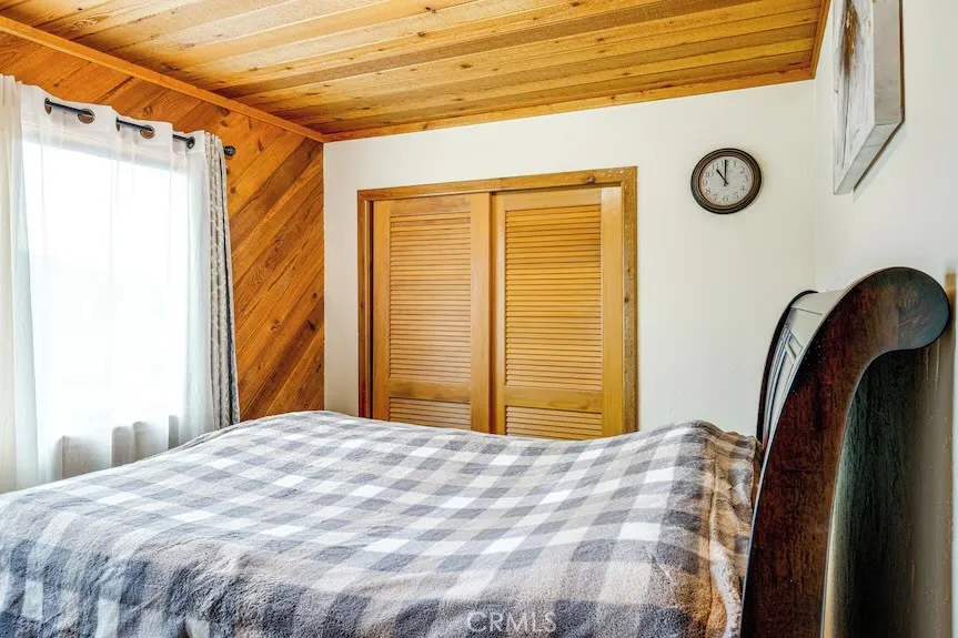 2216 St Bernard Pine Mountain Club, CA 93222