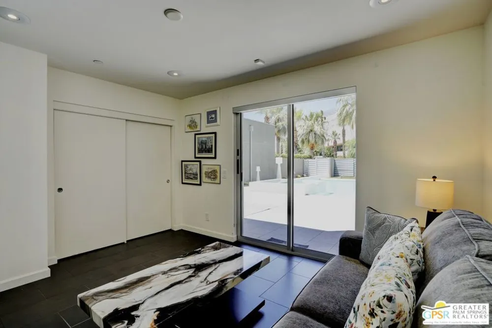 445 Dion Drive Palm Springs, CA 92262