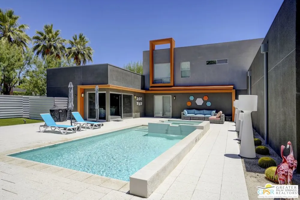 445 Dion Drive Palm Springs, CA 92262