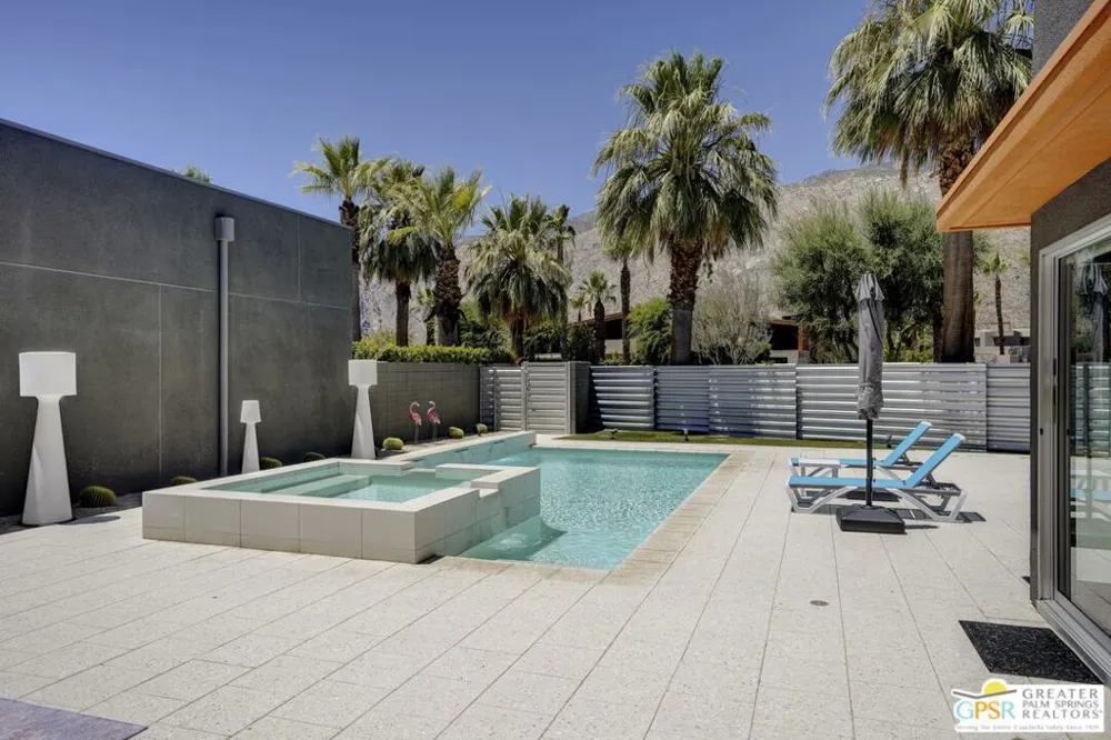445 Dion Drive Palm Springs, CA 92262
