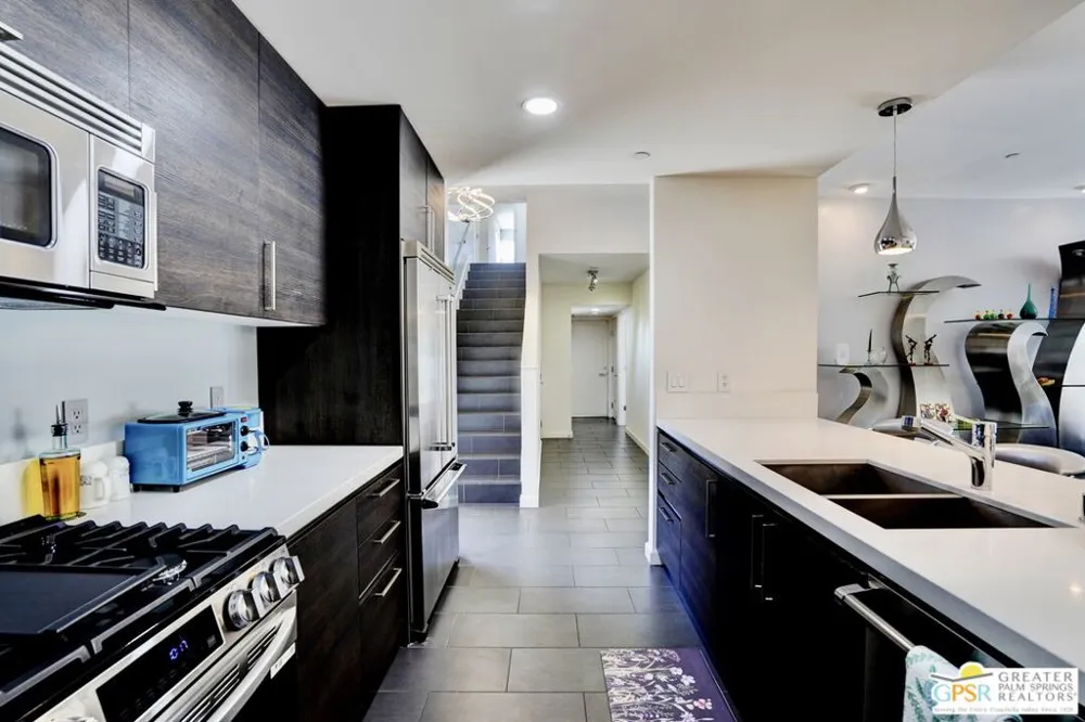 445 Dion Drive Palm Springs, CA 92262