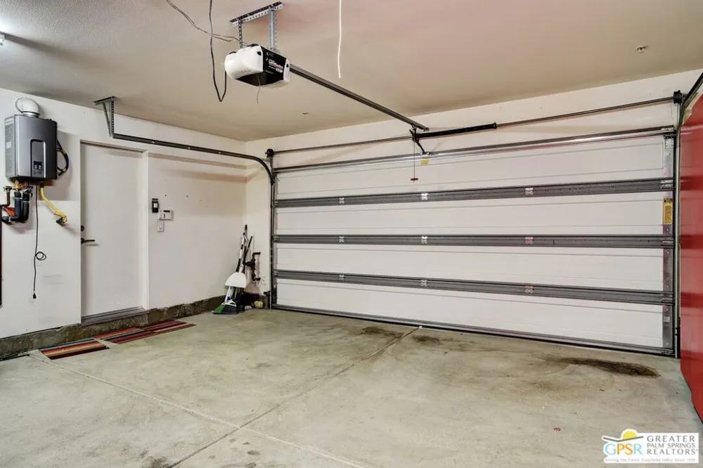 445 Dion Drive Palm Springs, CA 92262