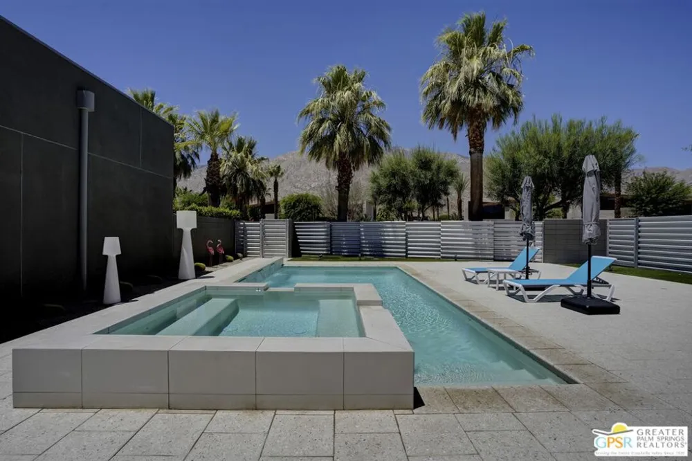 445 Dion Drive Palm Springs, CA 92262