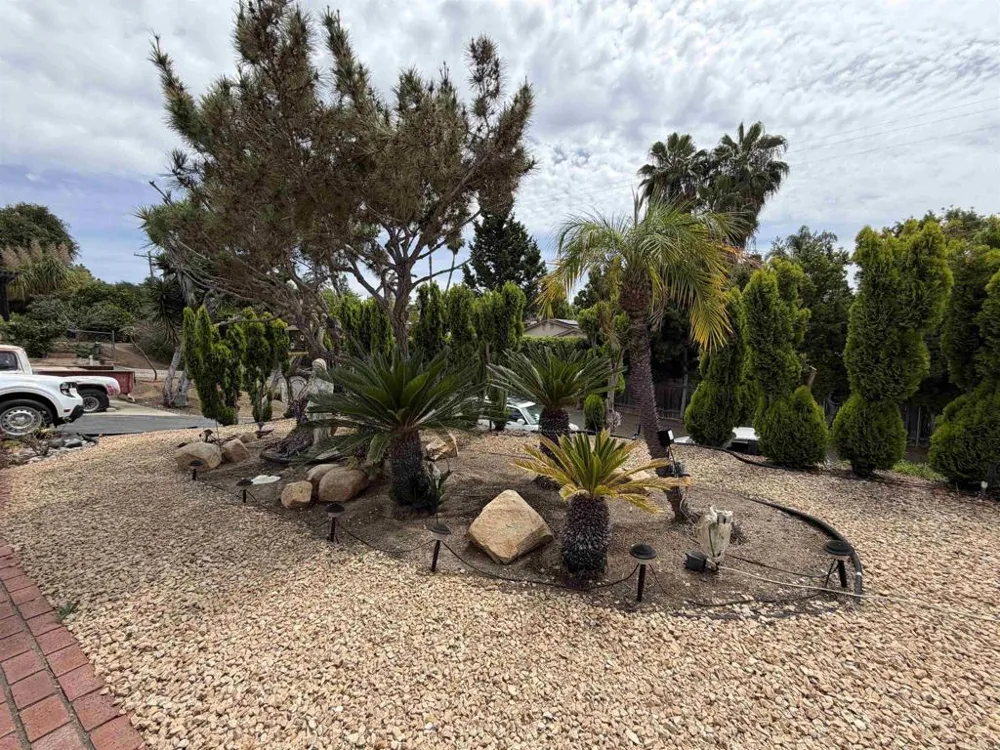 1154 Monte Vista Dr Vista, CA 92084