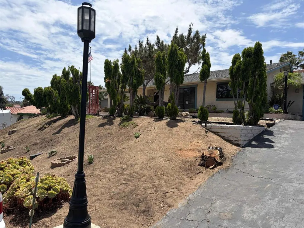 1154 Monte Vista Dr Vista, CA 92084