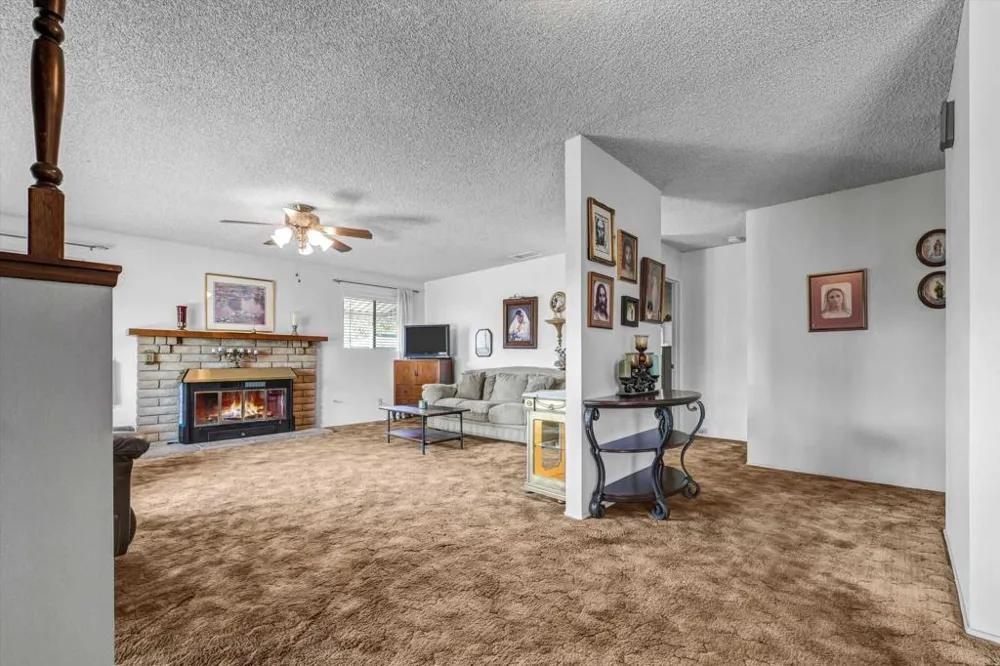 1154 Monte Vista Dr Vista, CA 92084