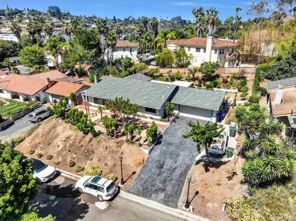 1154 Monte Vista Dr Vista, CA 92084