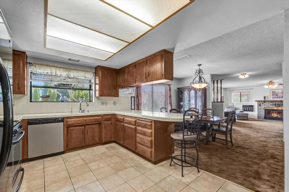 1154 Monte Vista Dr Vista, CA 92084