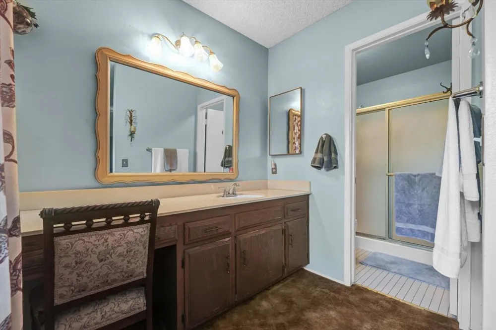 1154 Monte Vista Dr Vista, CA 92084
