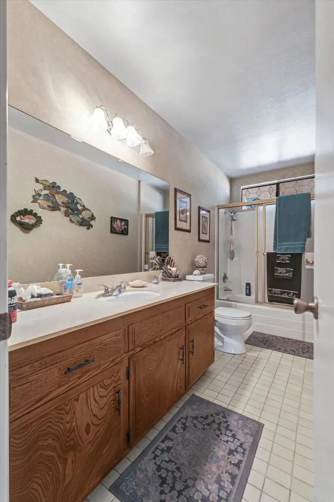 1154 Monte Vista Dr Vista, CA 92084
