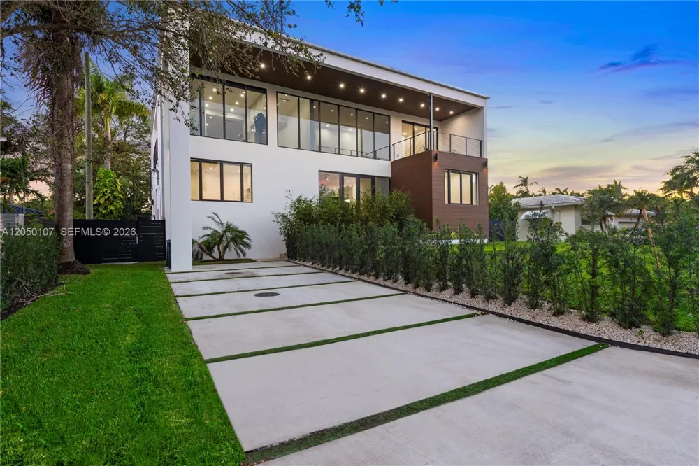 1276 NE 93rd St Miami Shores, FL 33138