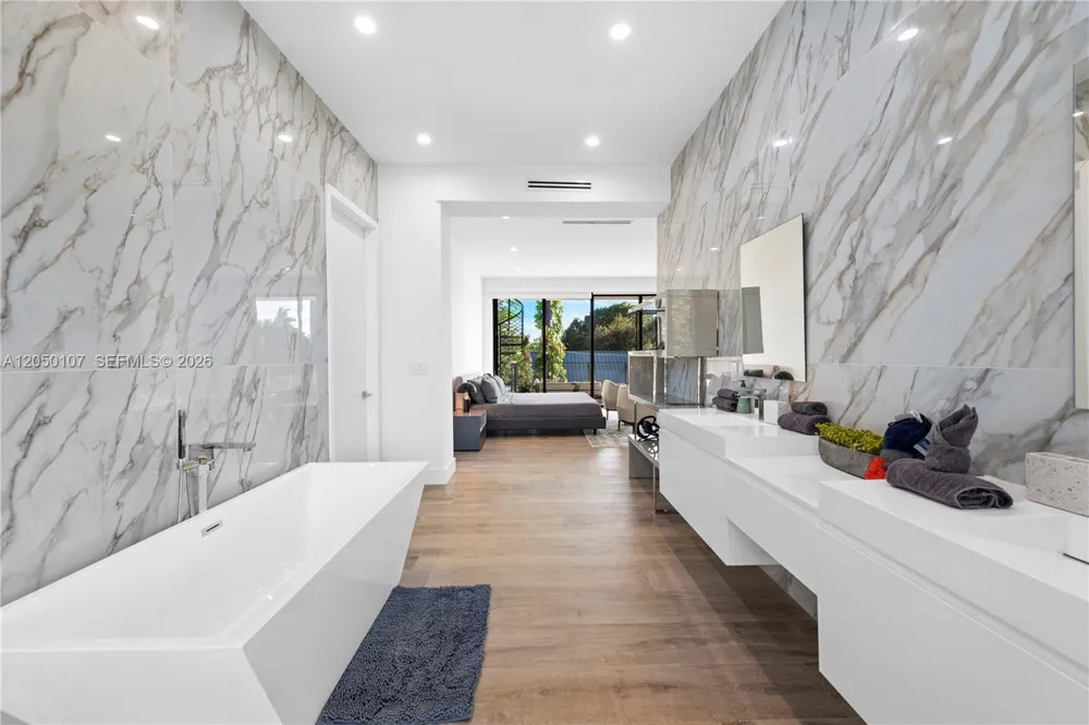 1276 NE 93rd St Miami Shores, FL 33138